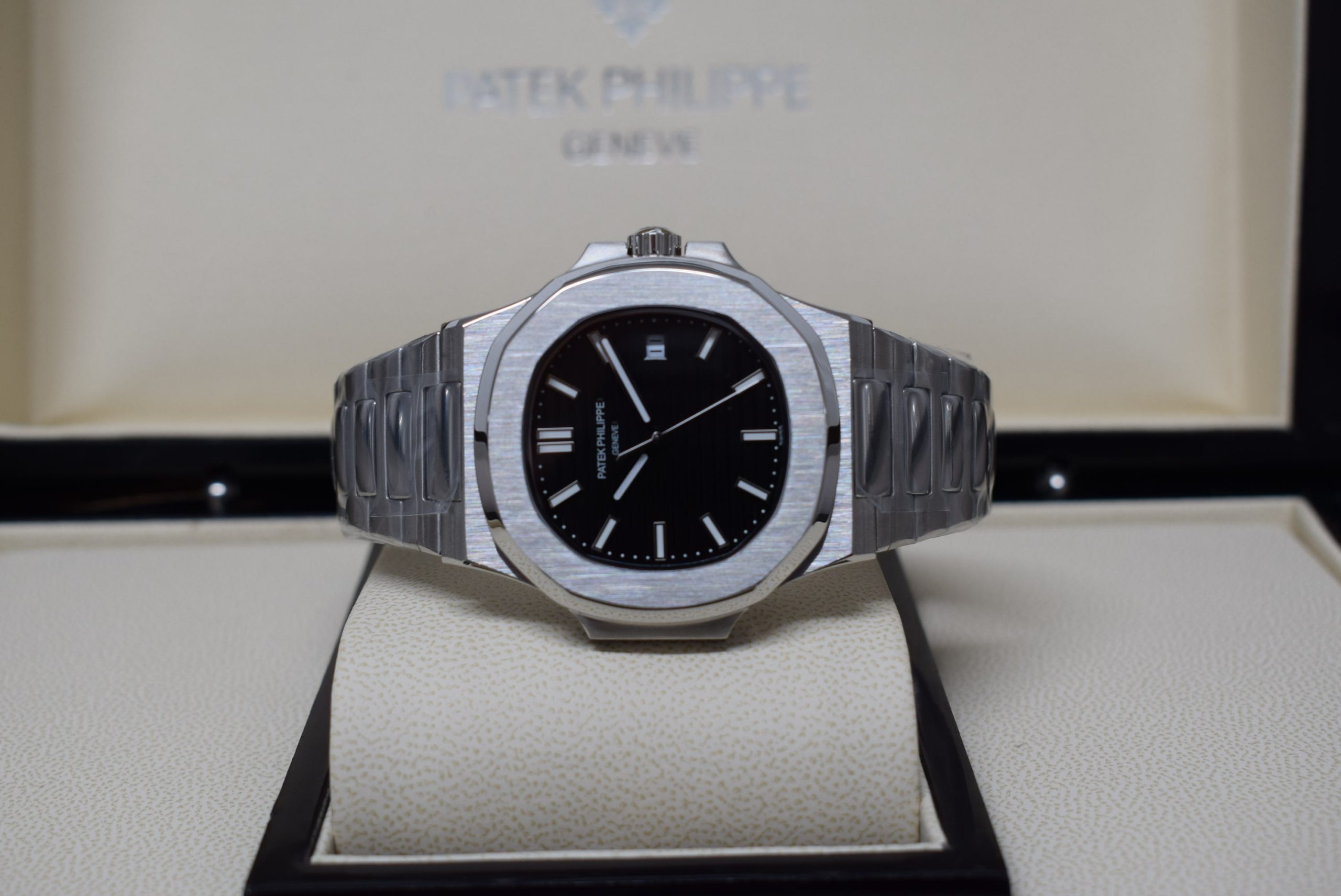 Patek Philippe replica nautilus 5711 black dial