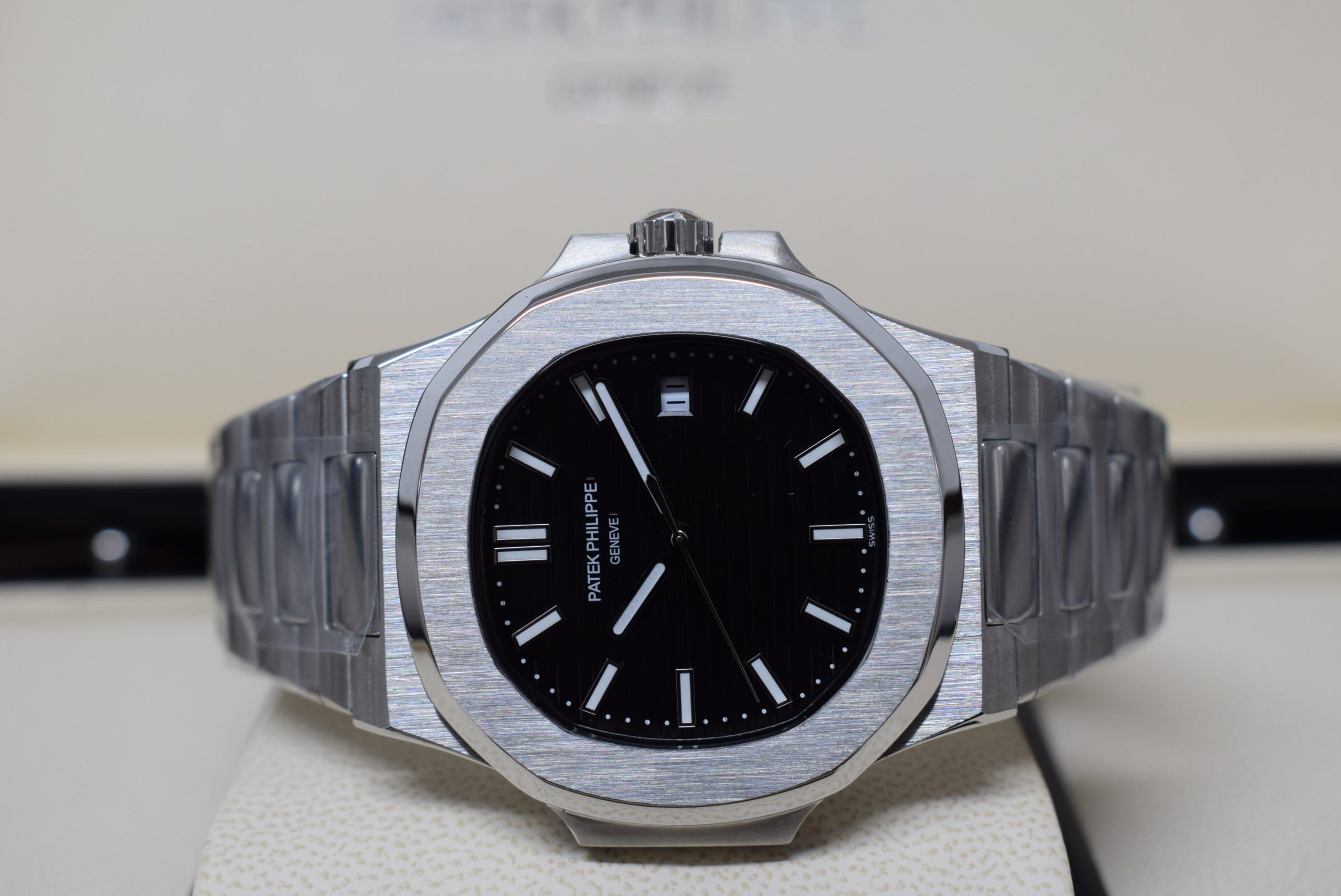 Patek Philippe replica nautilus 5711 black dial - immagine 5