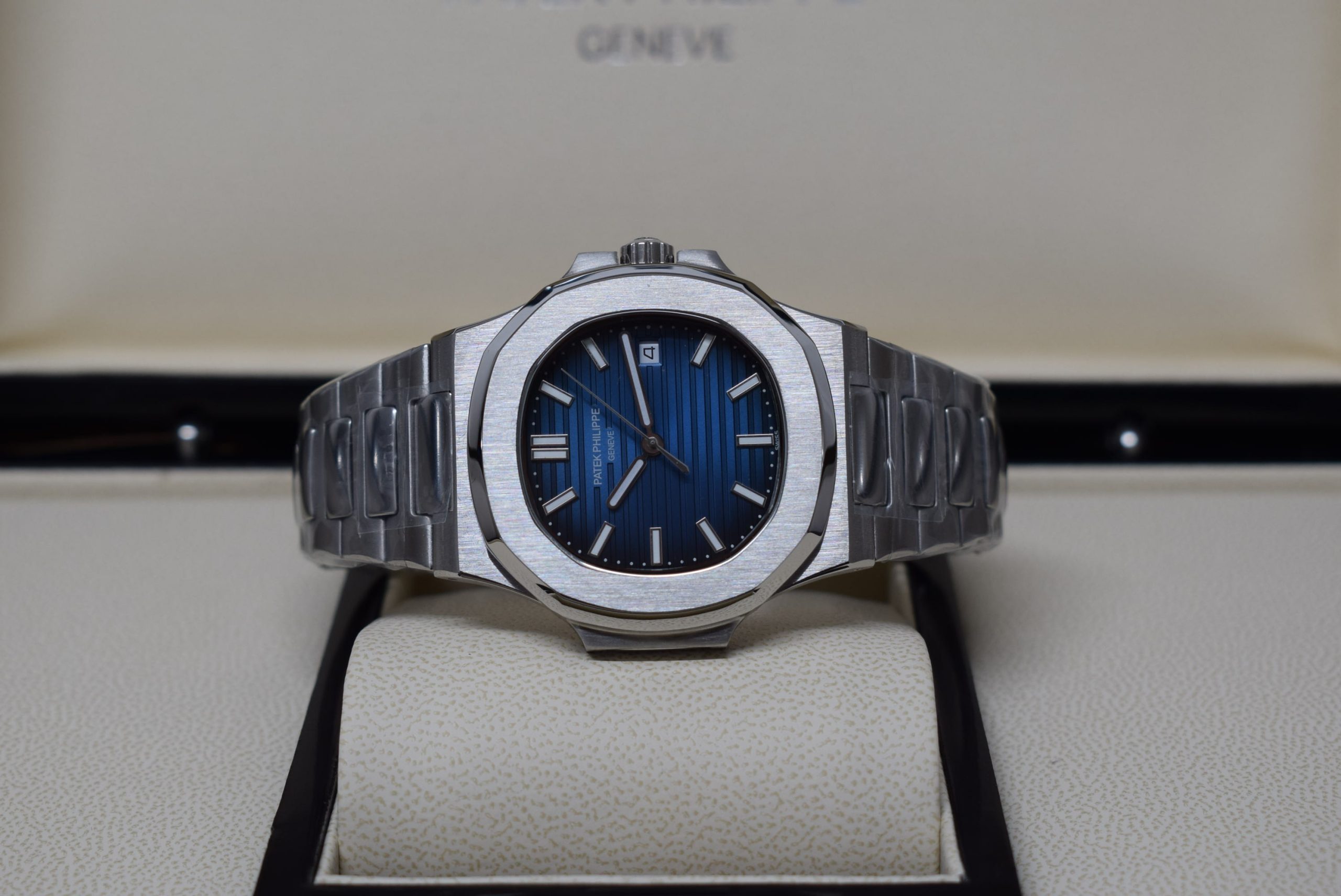 Patek Philippe replica nautilus 5711 blue dial - immagine 7