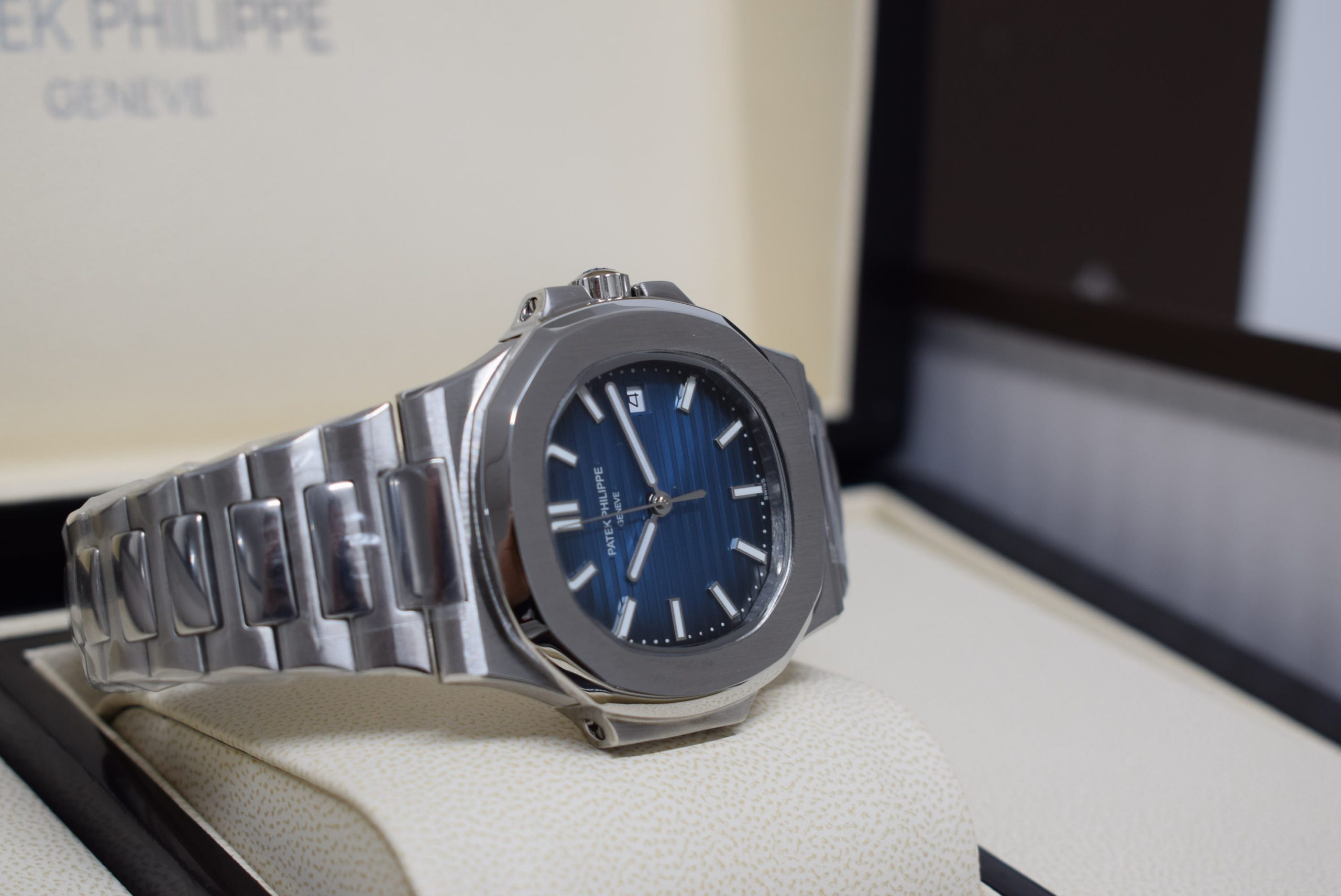 Patek Philippe replica nautilus 5711 blue dial - immagine 8
