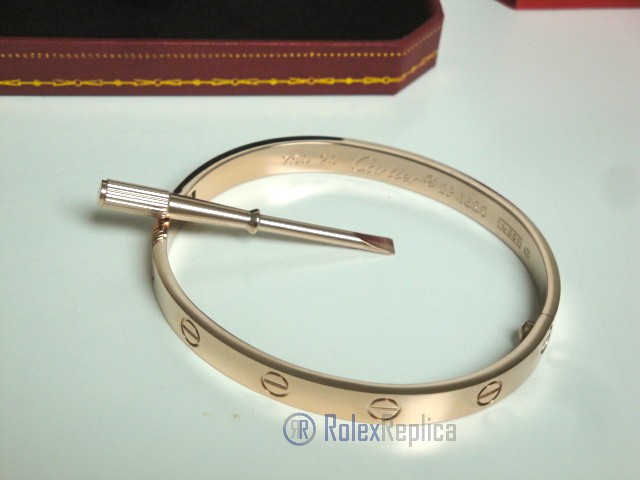 Cartier replica gioiello bracciale love oro rosa