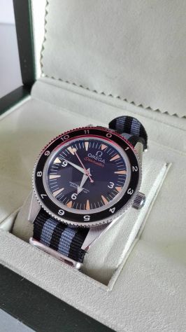 Omega replica seamaster 007 spectre black dial imitazione copia - immagine 2