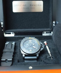 Alternative view of Panerai replica luminor submersible 1950 carbotech 3days automatic 47mm PAM00616 imitazione copia