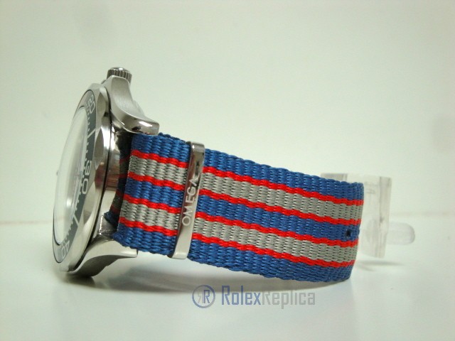 Omega replica seamaster co-axial 007 white dial cordura imitazione copia - immagine 4