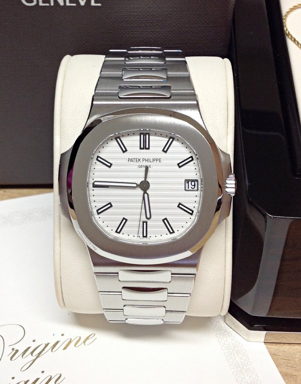 Patek Philippe replica Nautilus 5711-1A-011 White Dial clone movement - immagine 4