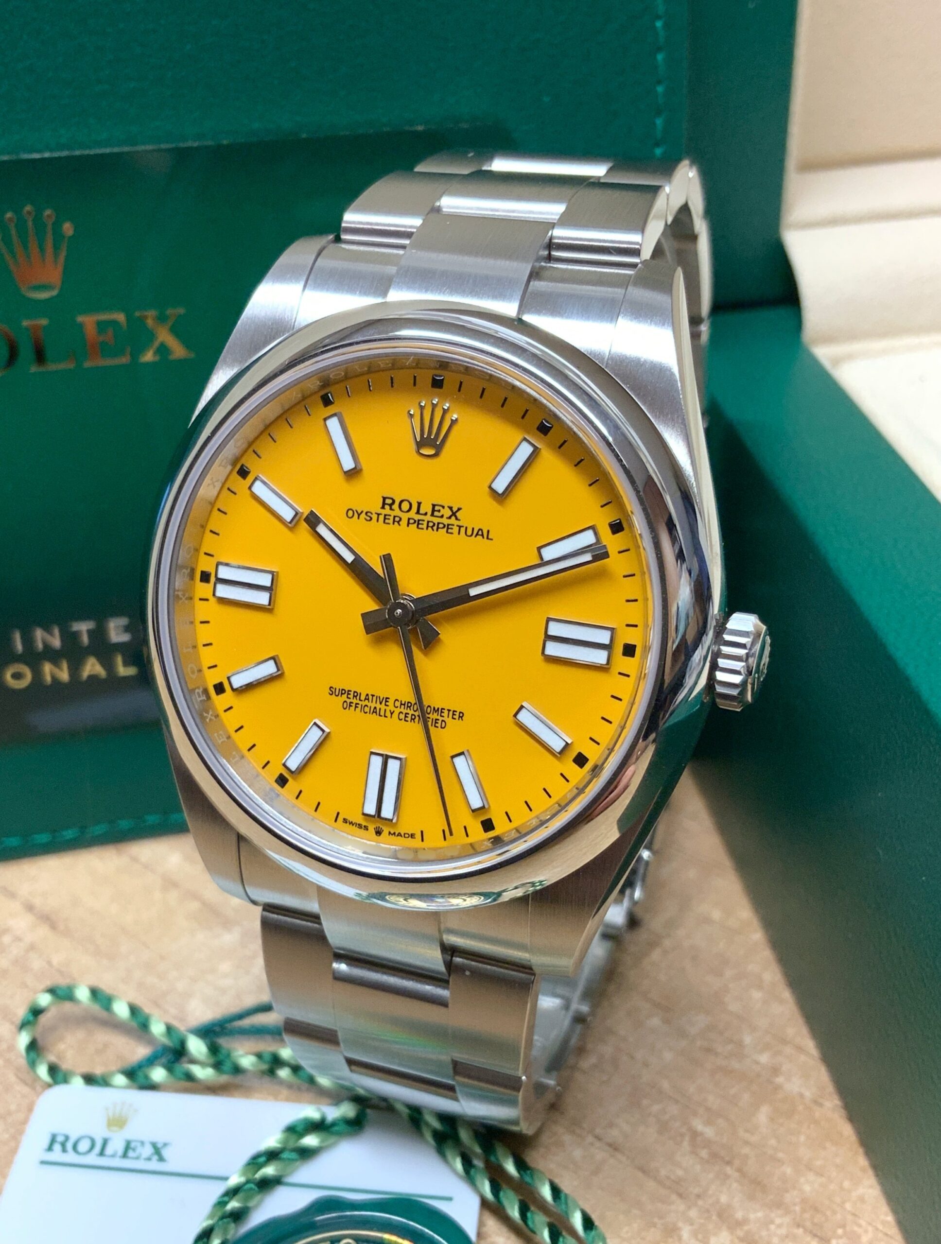 Rolex replica oyster perpetual 41 124300 yellow dial my2020 - immagine 2
