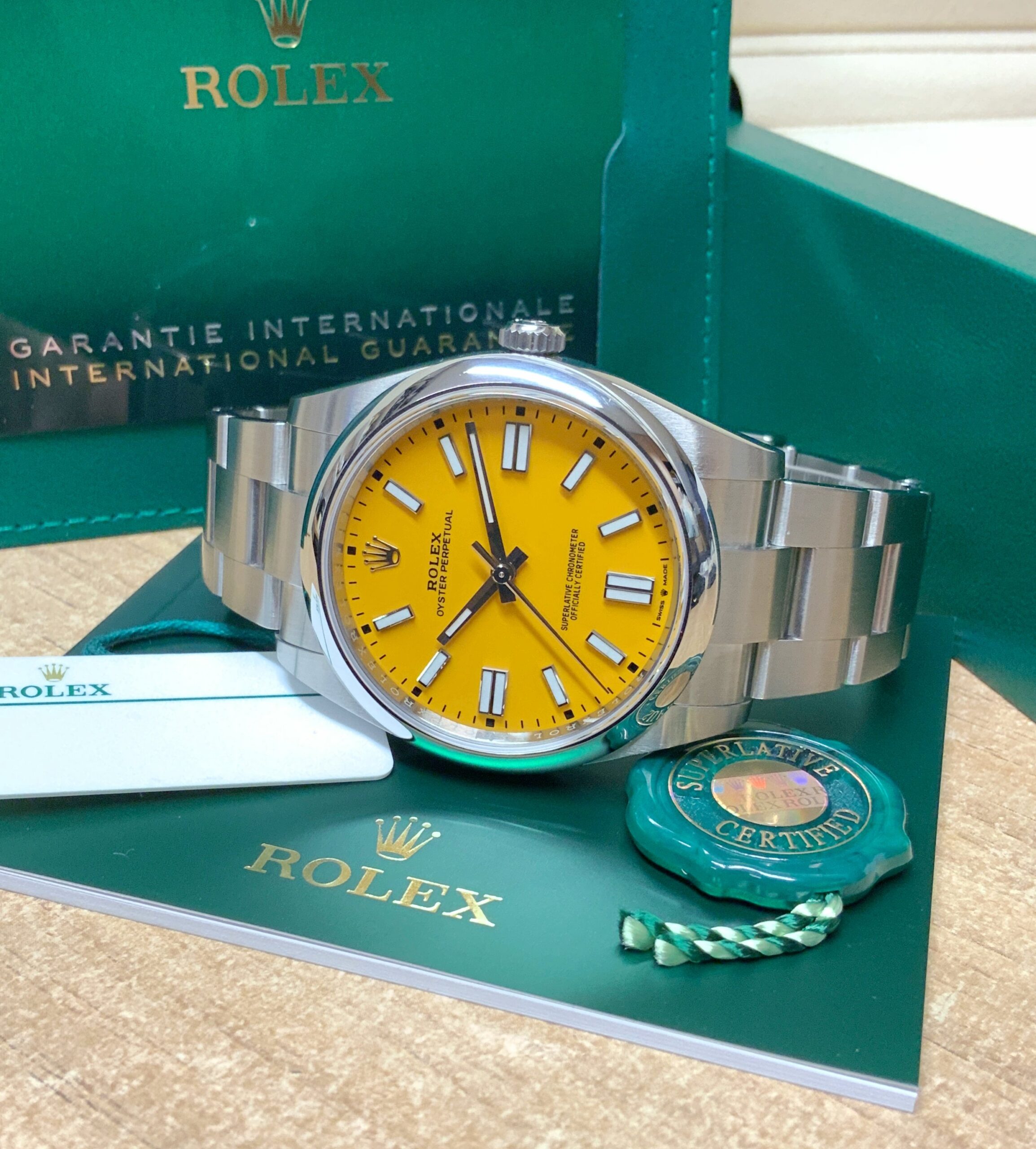 Rolex replica oyster perpetual 41 124300 yellow dial my2020 - immagine 8