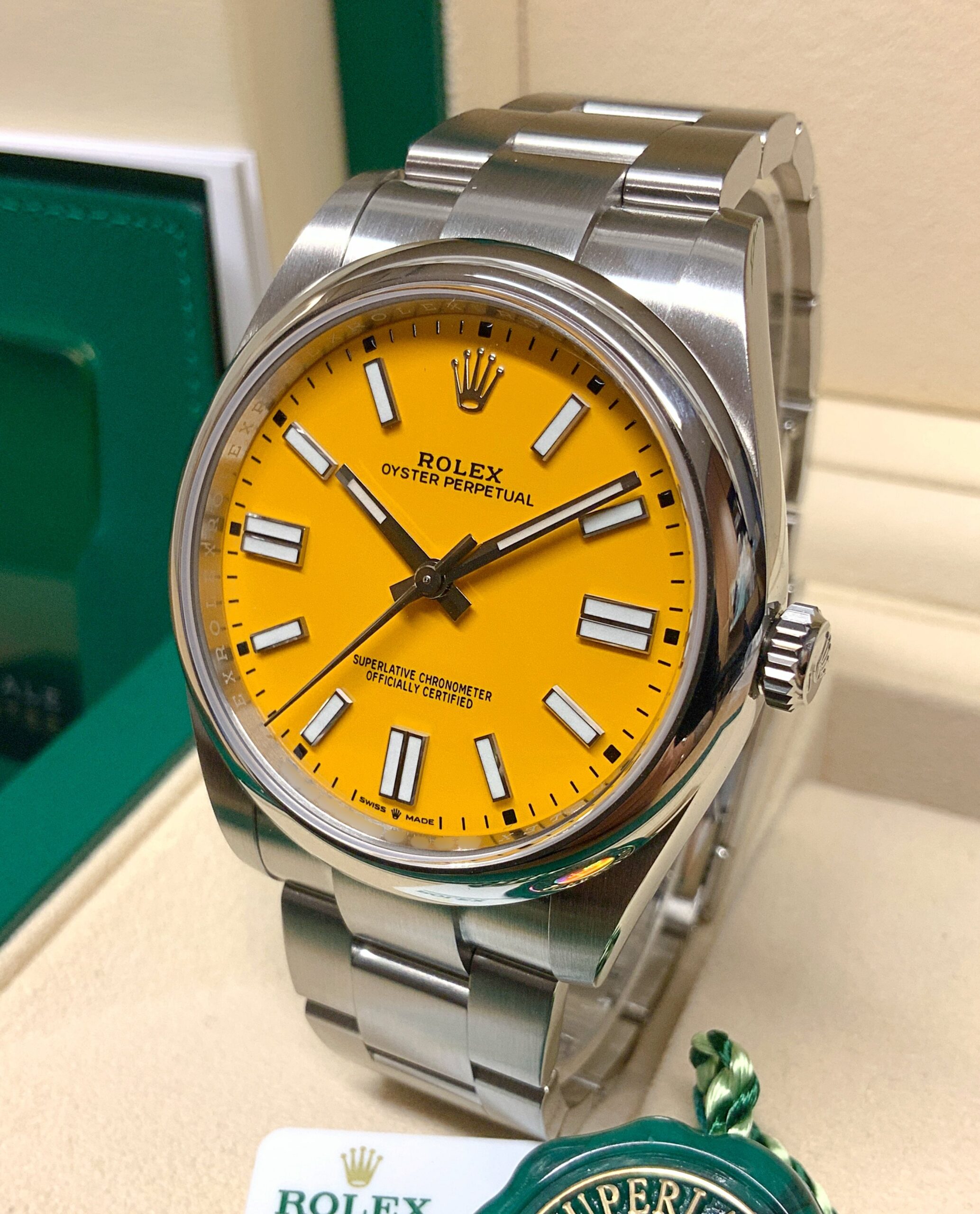 Rolex replica oyster perpetual 41 124300 yellow dial my2020 - immagine 9