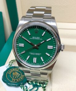 Rolex replica oyster perpetual 41mm 124300 green dial my2020