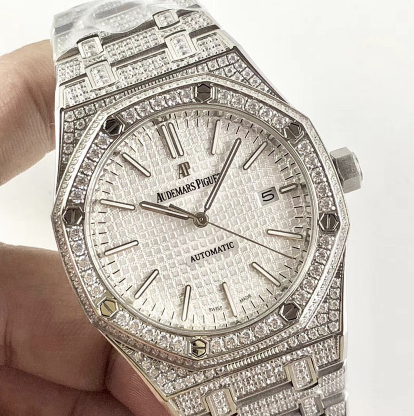Audemars piguet replica royal oak 15400ST 41mm white gold full paved diamonds white dial - immagine 3