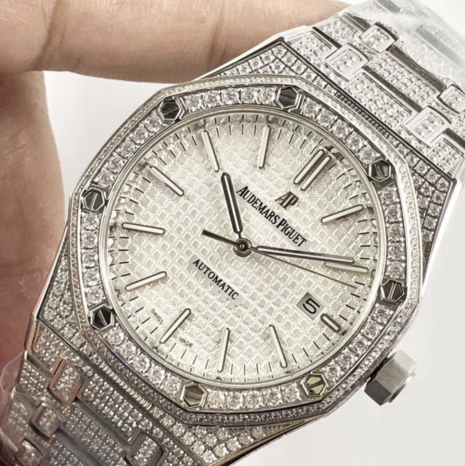 Audemars piguet replica royal oak 15400ST 41mm white gold full paved diamonds white dial - immagine 6