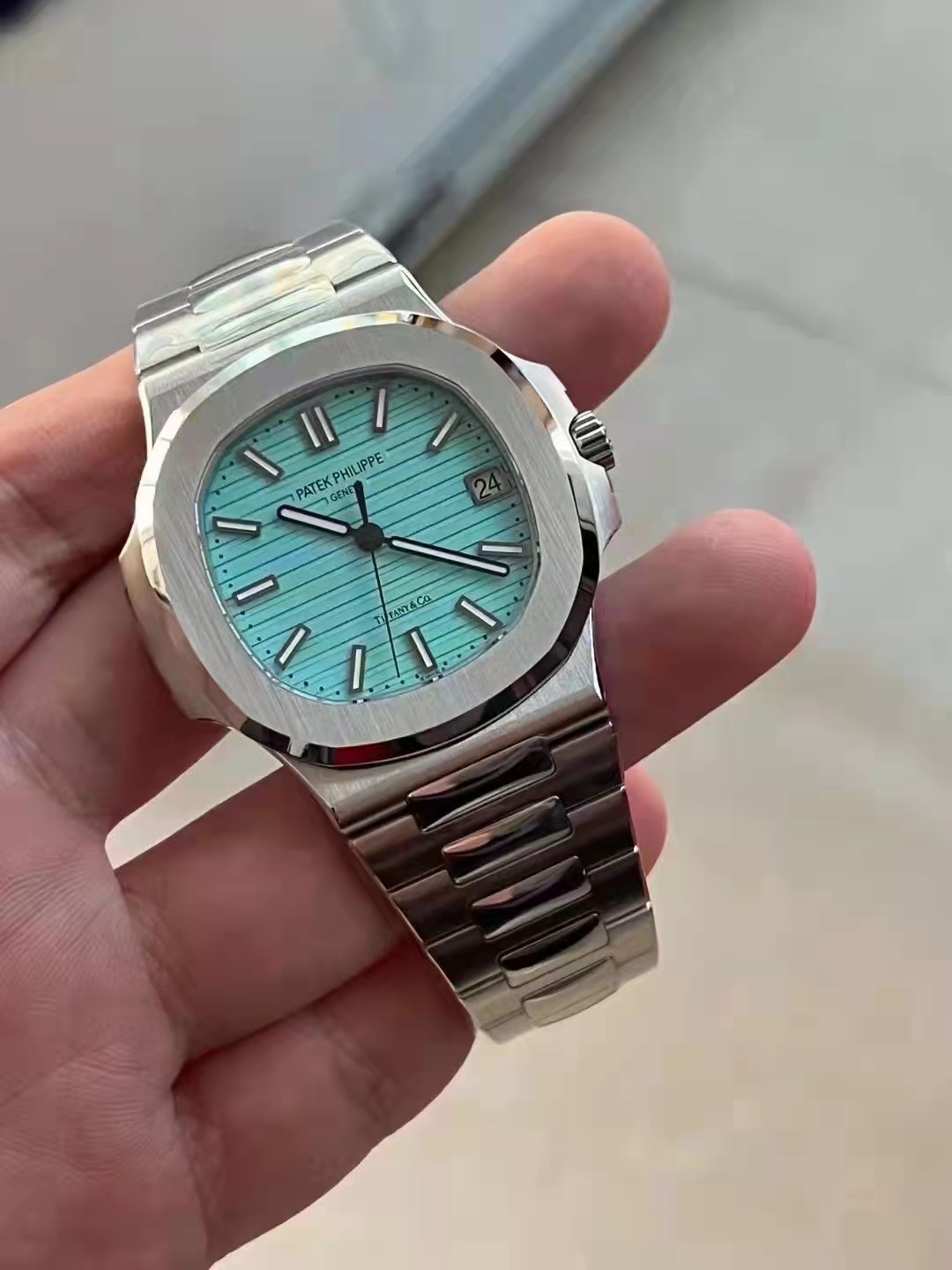 patek philippe replica nautilus 5711 tiffany dial special edition 170th anniversary - immagine 3