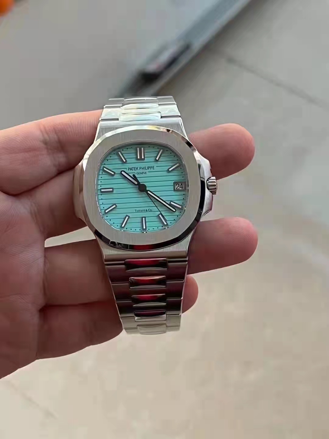 patek philippe replica nautilus 5711 tiffany dial special edition 170th anniversary - immagine 5