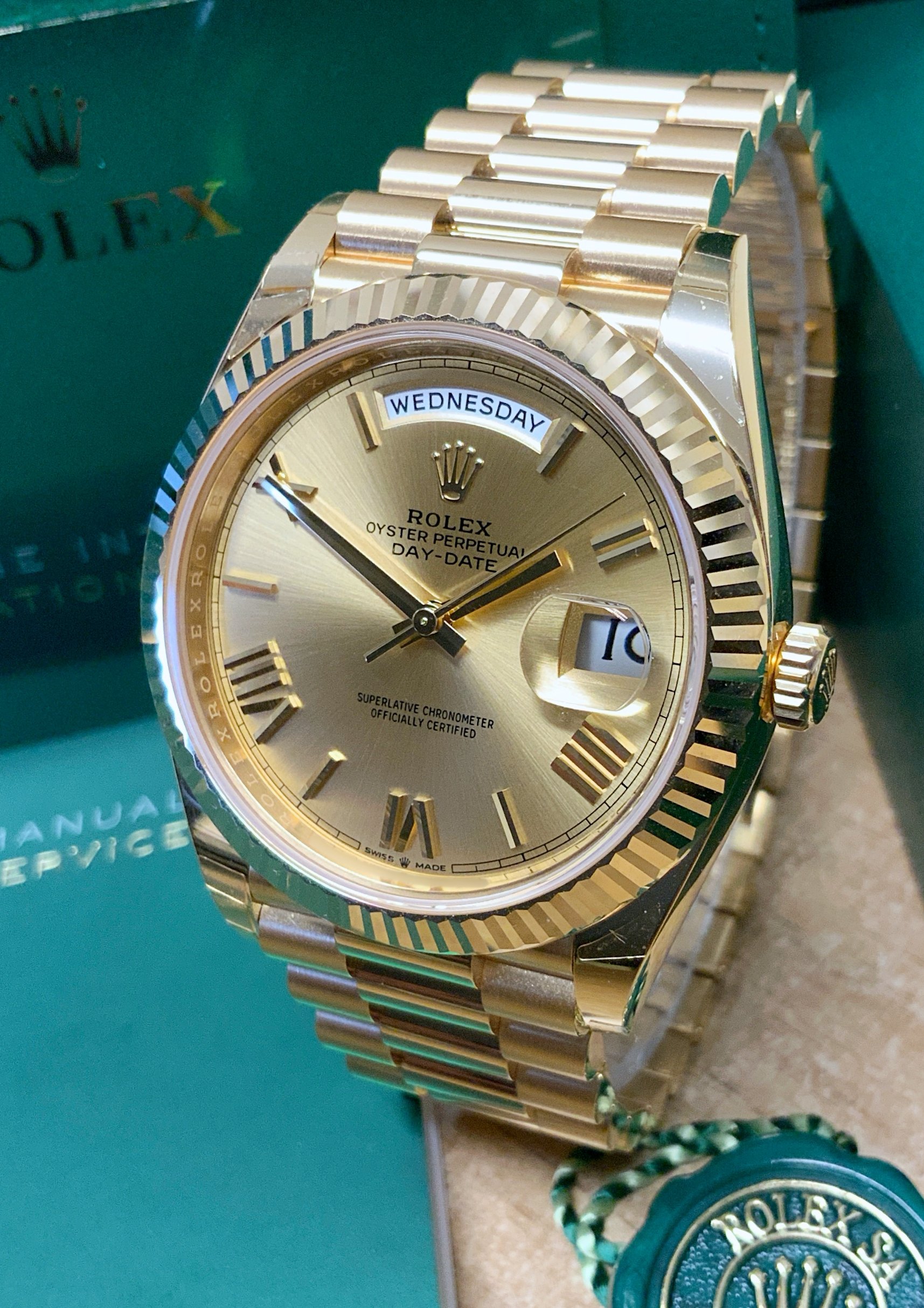 Rolex Day-Date 40 228238 Yellow Gold roman dial - immagine 8