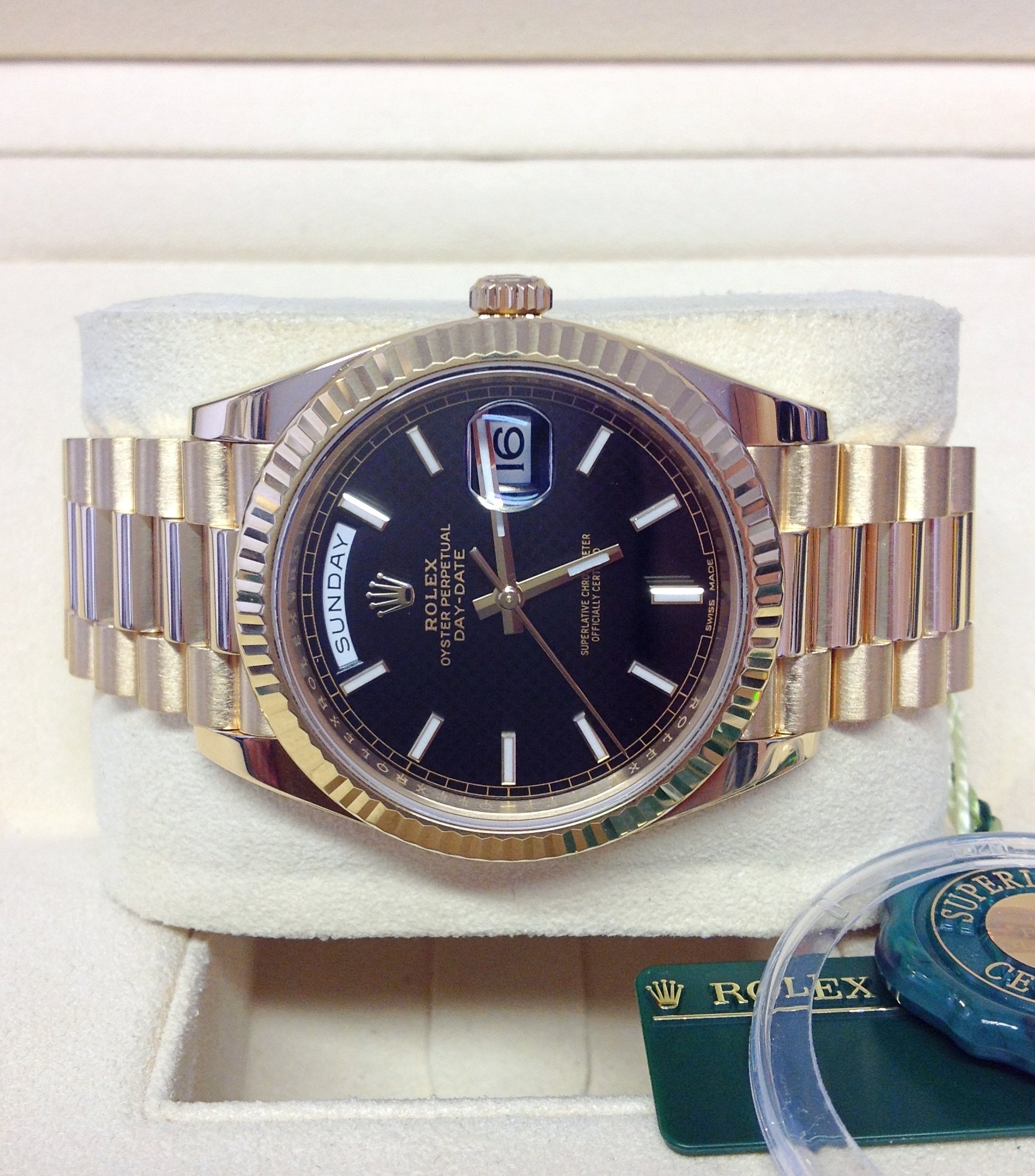 Rolex replica Day-Date 40 228238 Yellow Gold black dial - immagine 6