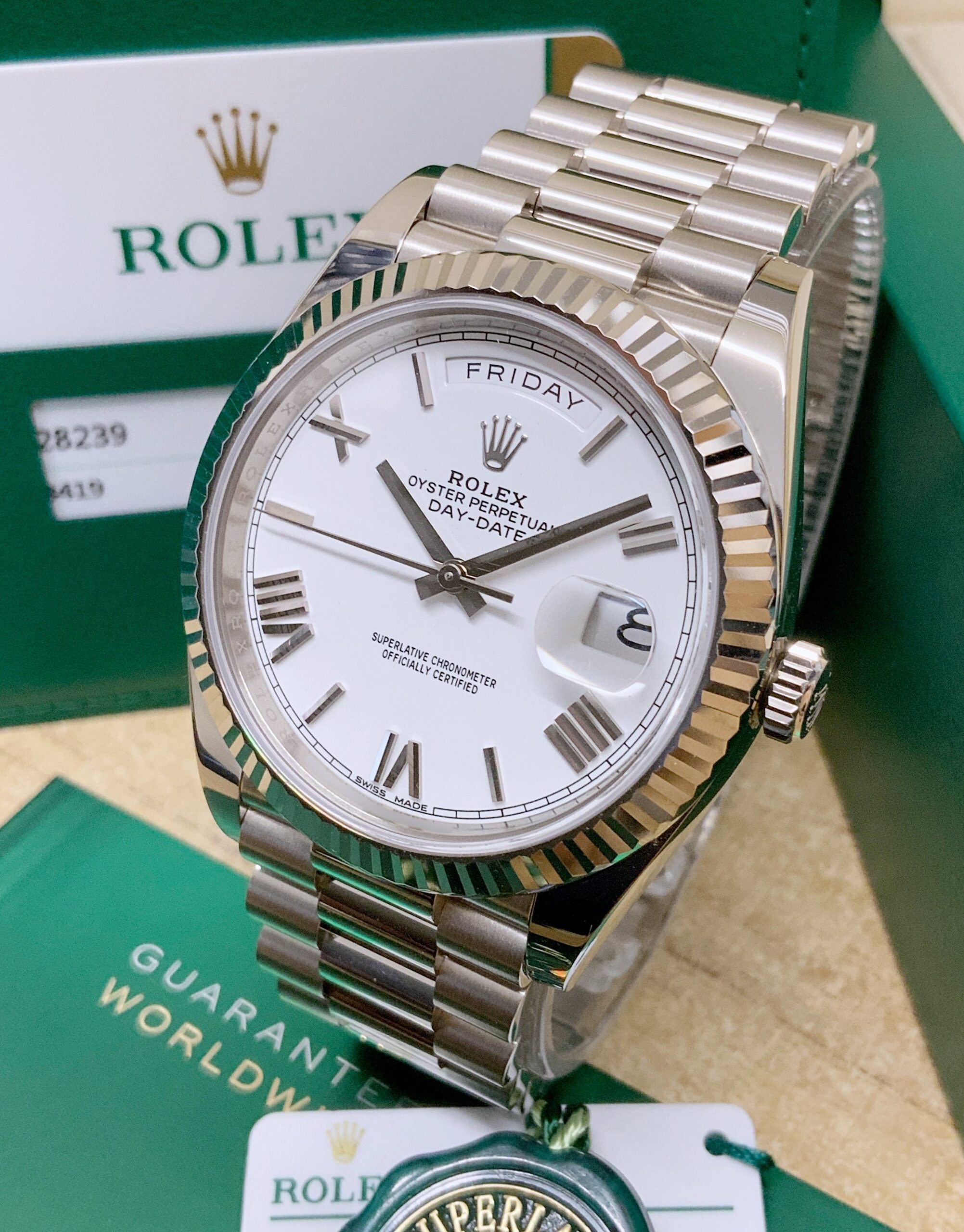 Rolex replica Day-Date 40 228239 White Gold white roman dial - immagine 4
