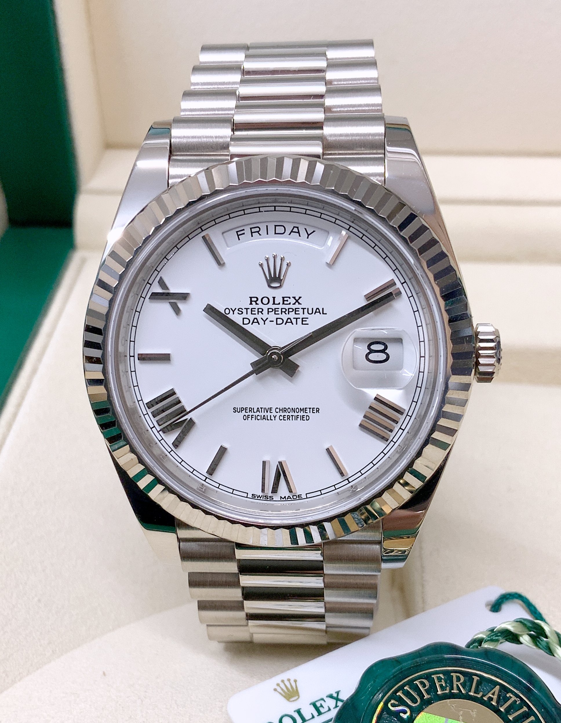 Rolex replica Day-Date 40 228239 White Gold white roman dial - immagine 5