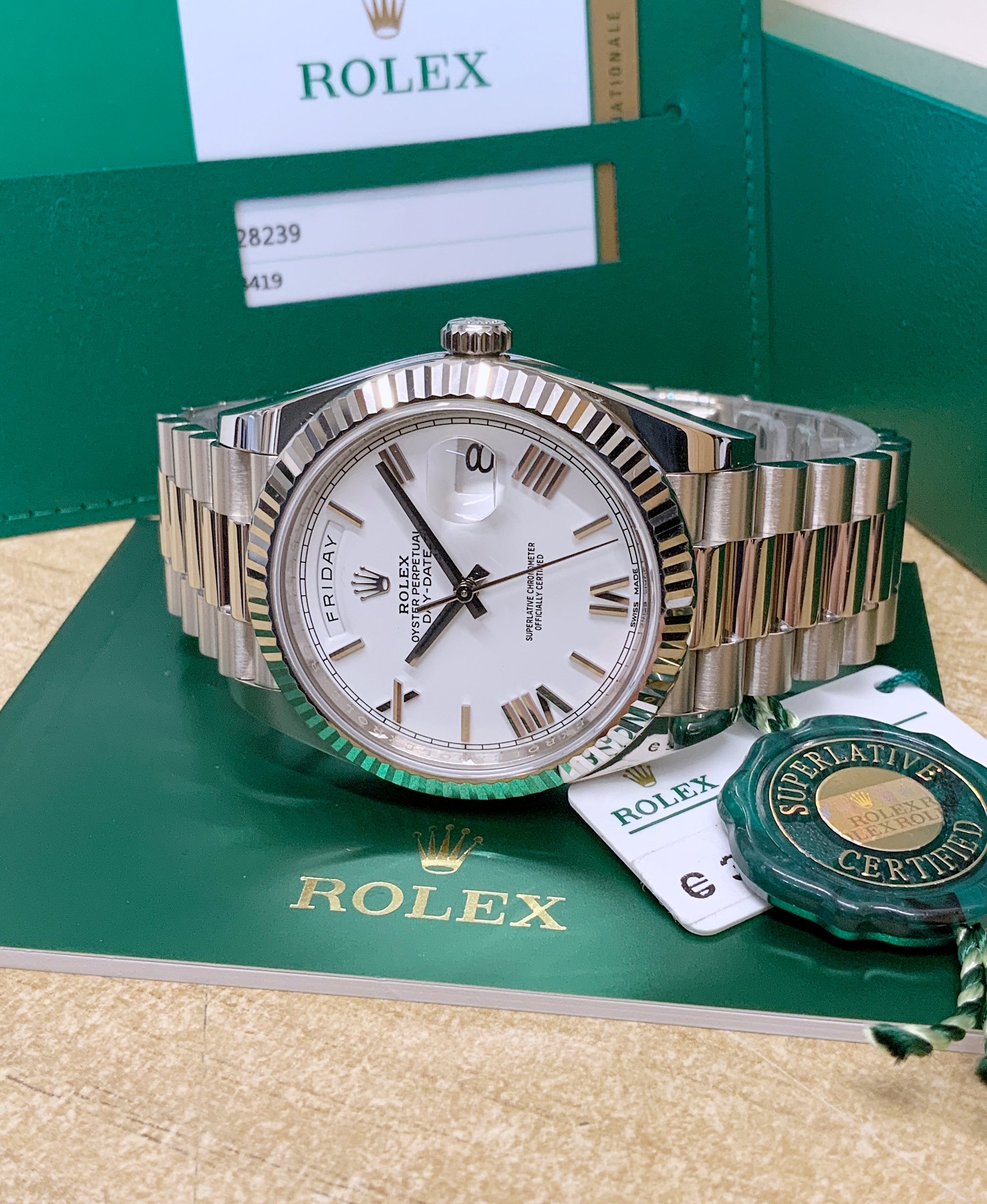 Rolex replica Day-Date 40 228239 White Gold white roman dial - immagine 7