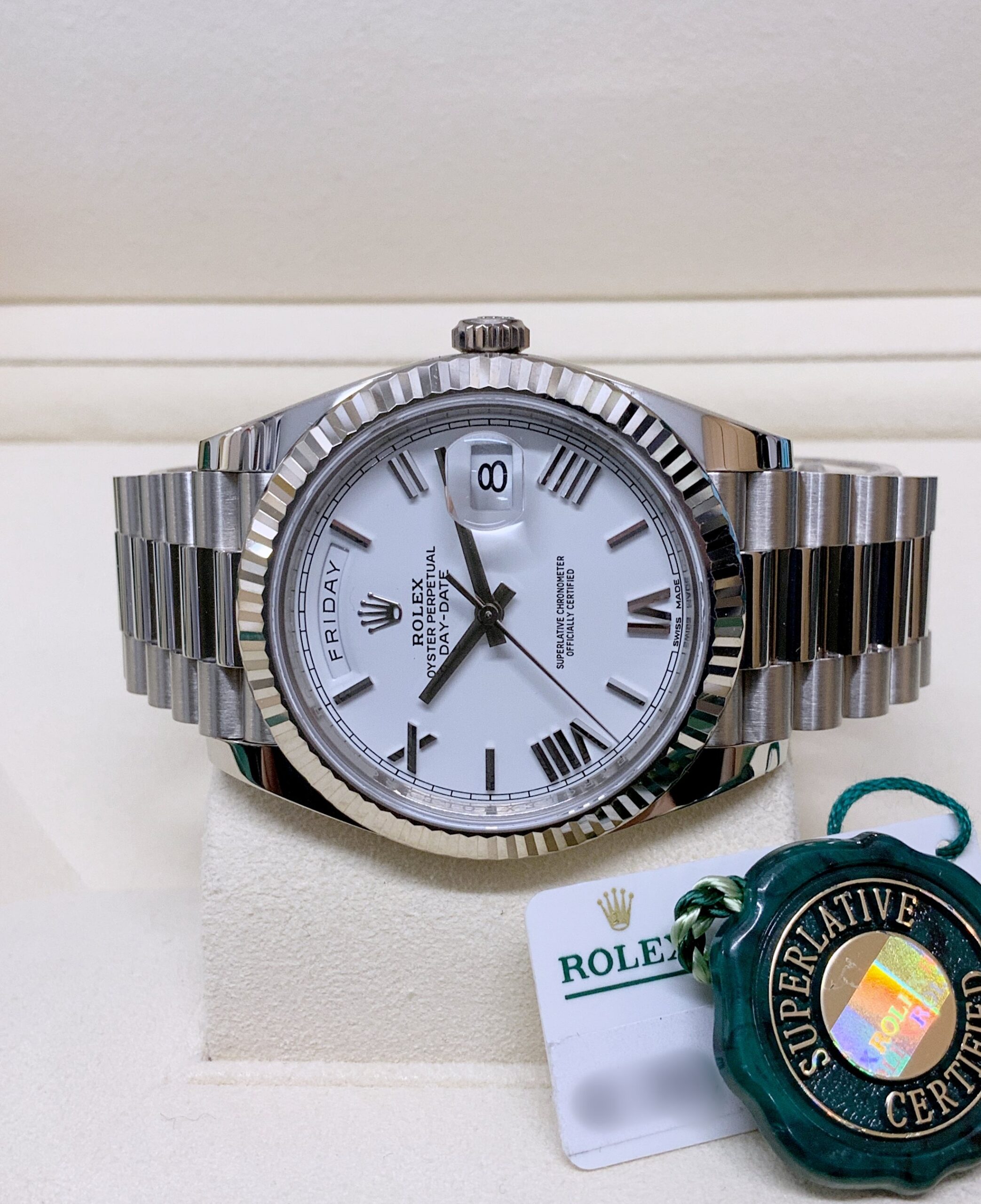 Rolex replica Day-Date 40 228239 White Gold white roman dial - immagine 8