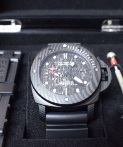 Alternative view of Panerai replica luminor submersible luna rossa limited edition