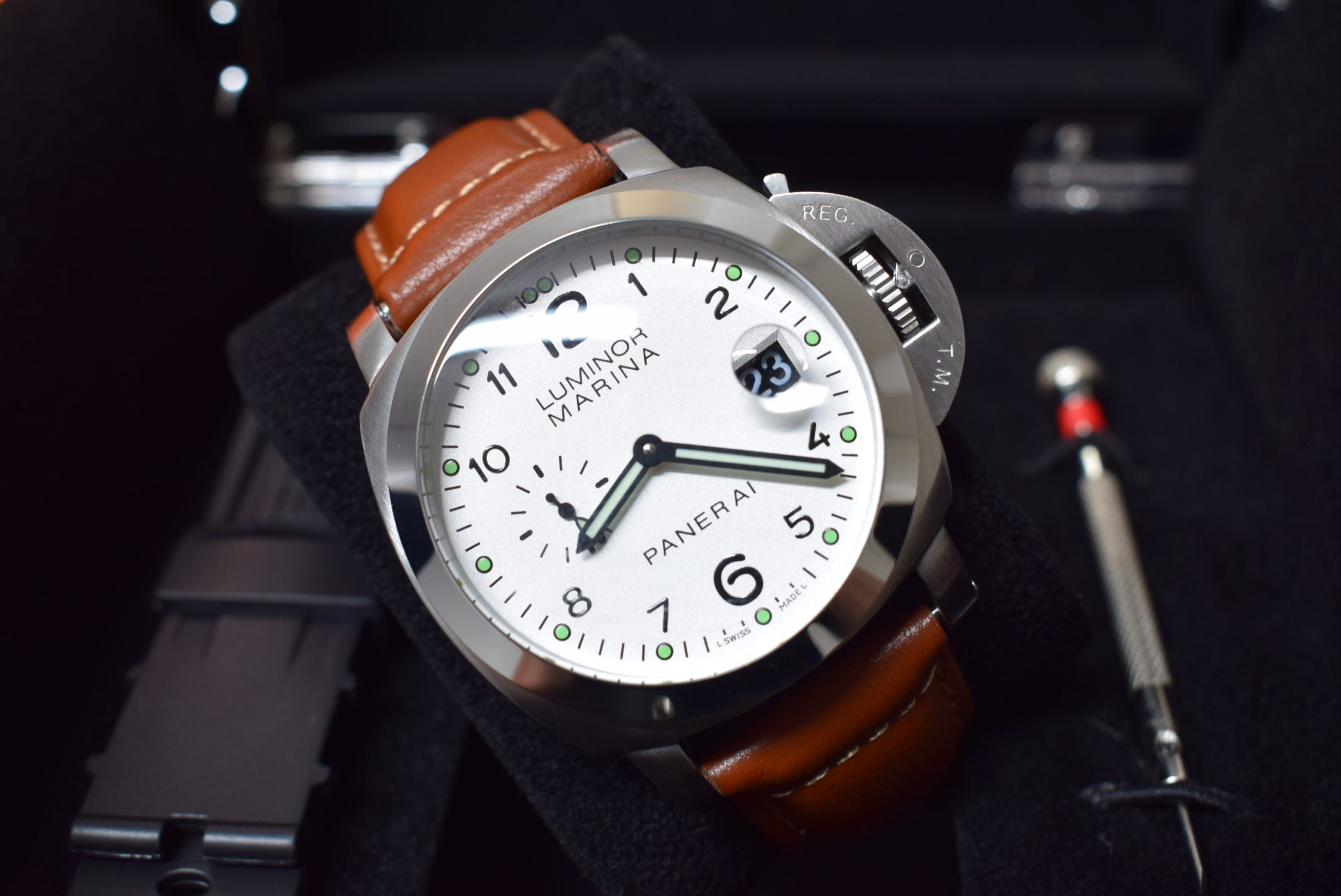 Panerai replica luminor marina white dial