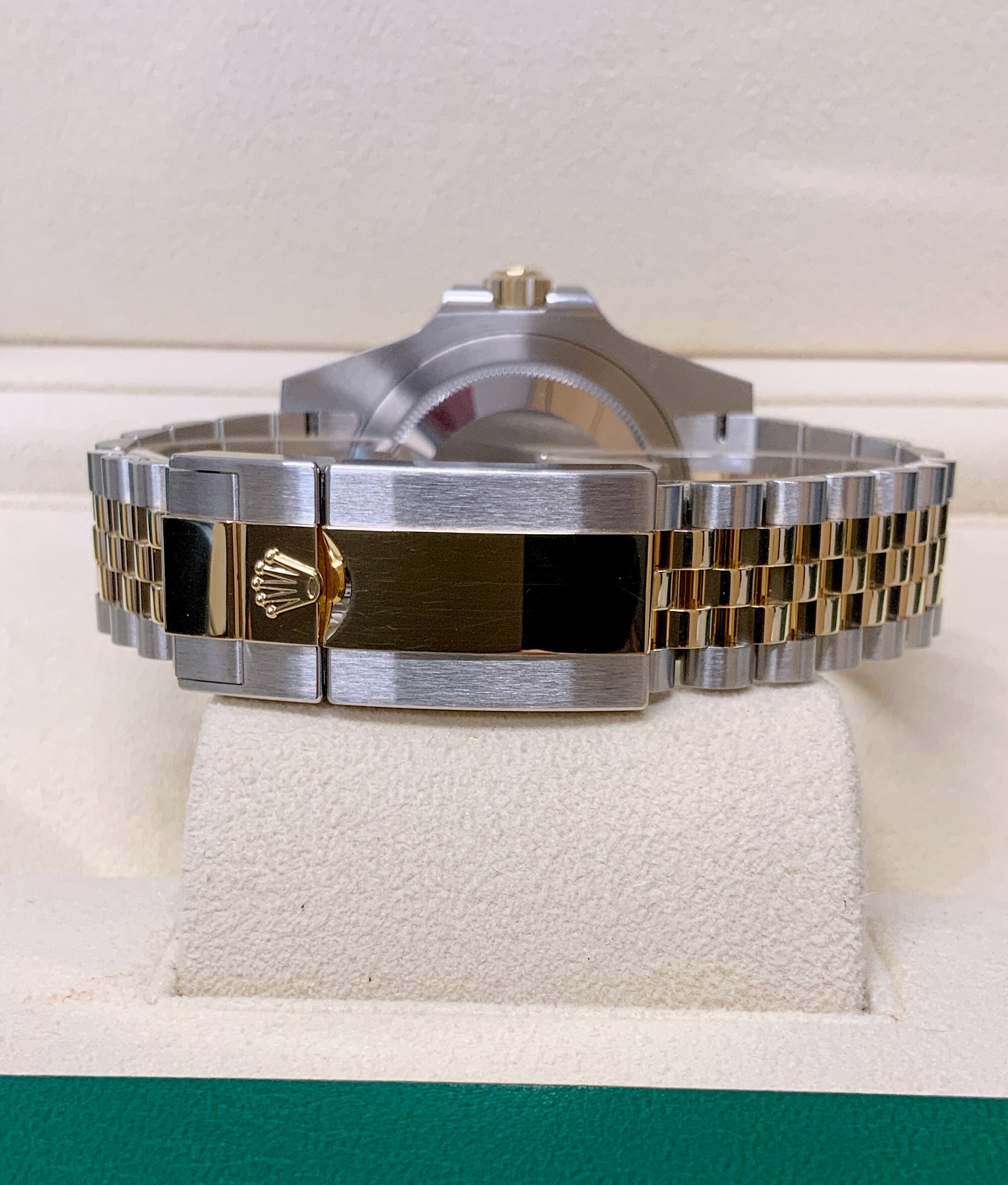 Rolex replica GMT-Master II 126713GRNR Bi-Colour - immagine 6