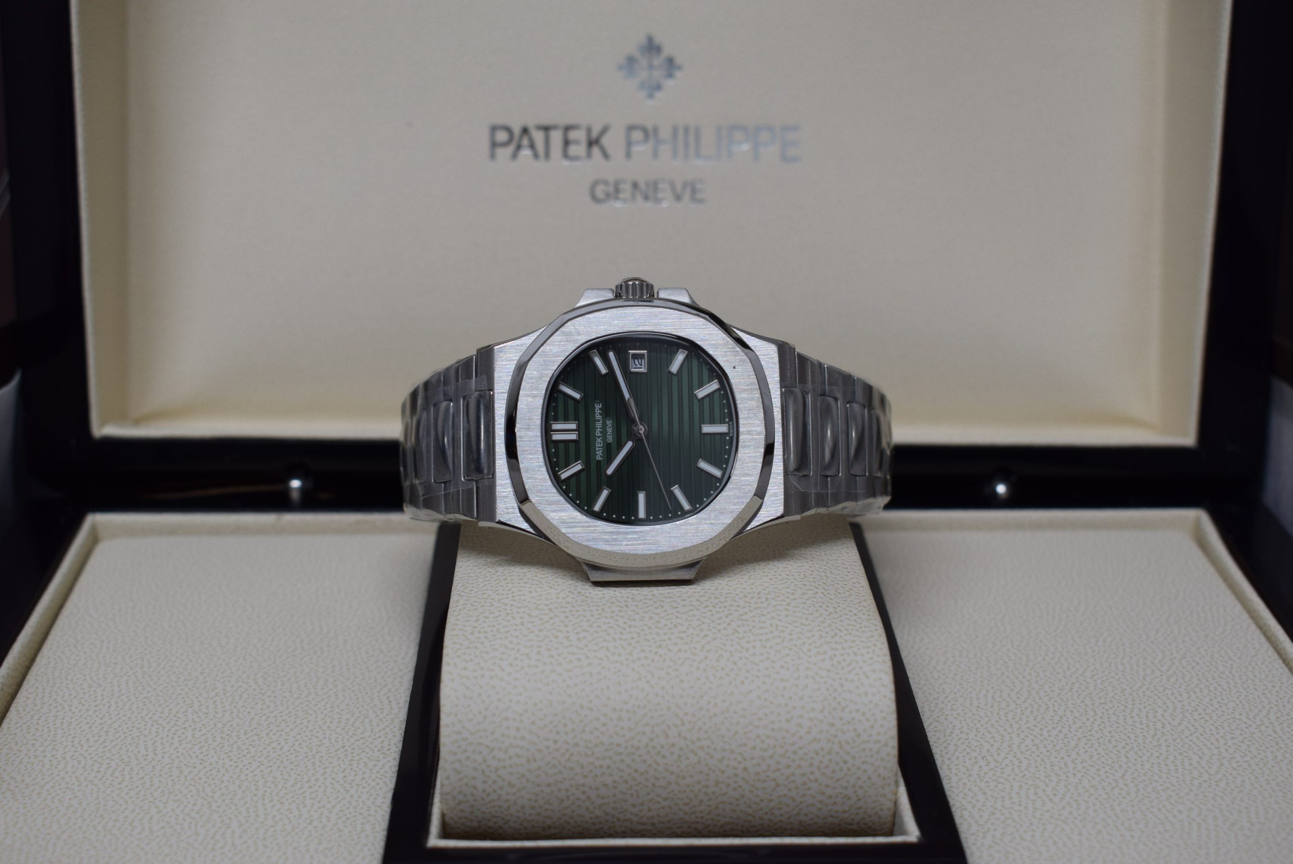 Patek Philippe replica nautilus 5711 green dial