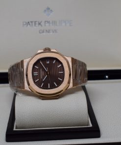 Alternative view of Patek Philippe replica nautilus 5711R rose gold