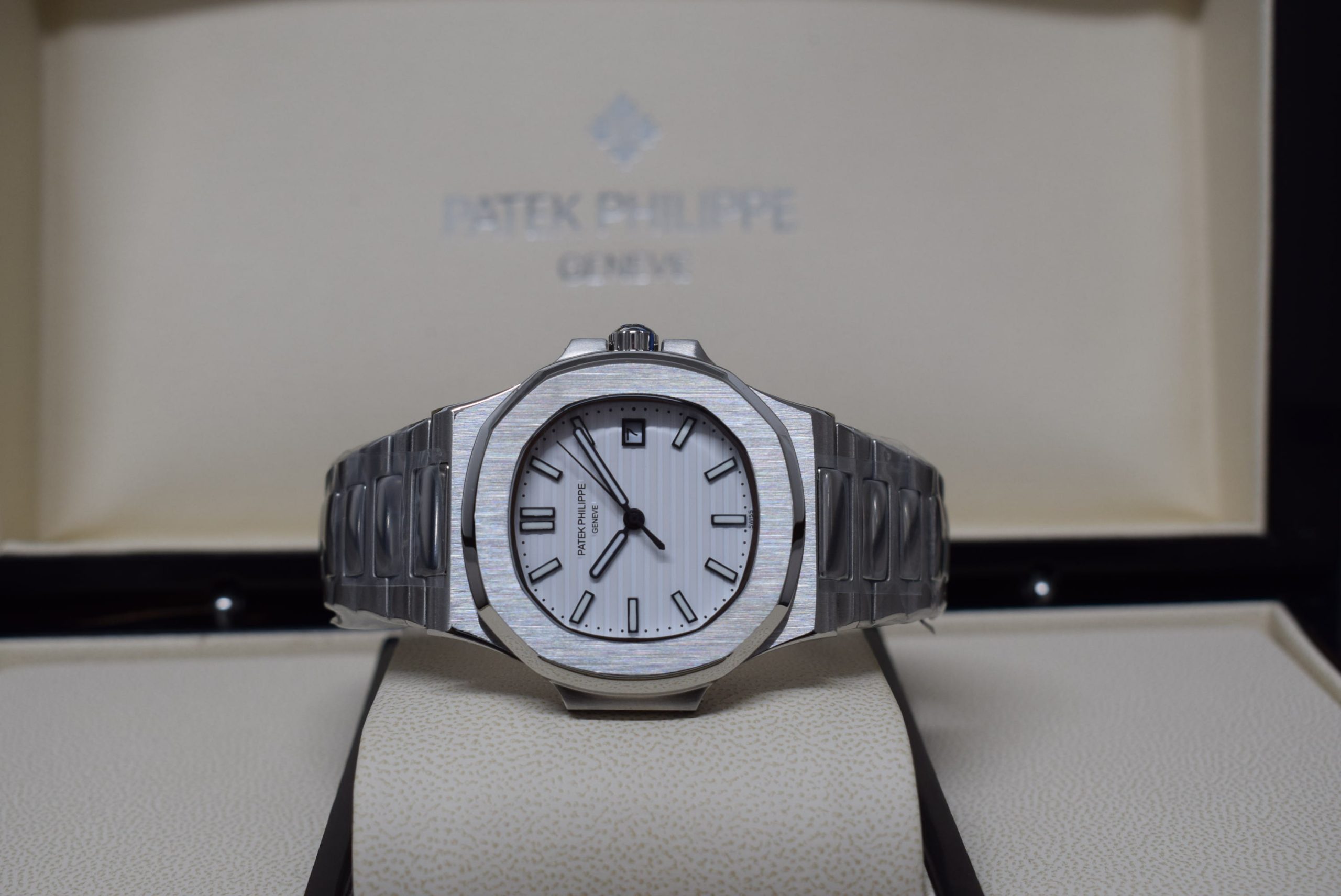 Patek Philippe replica nautilus 5711 white dial - immagine 3