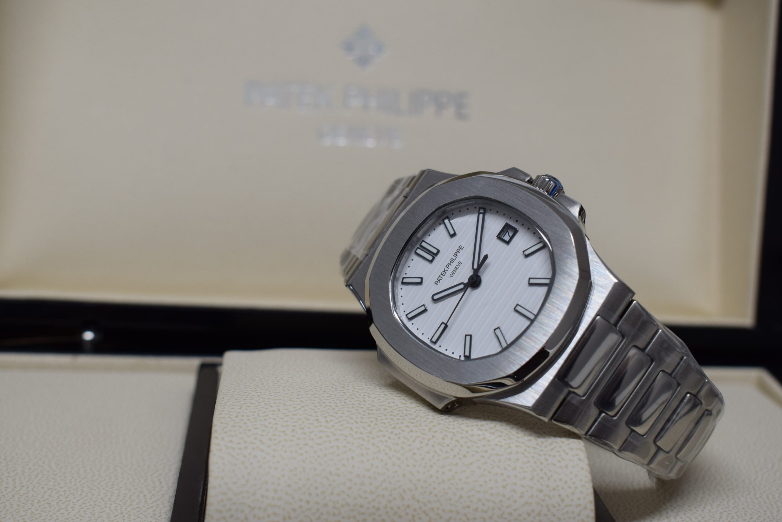 Patek Philippe replica nautilus 5711 white dial - immagine 7
