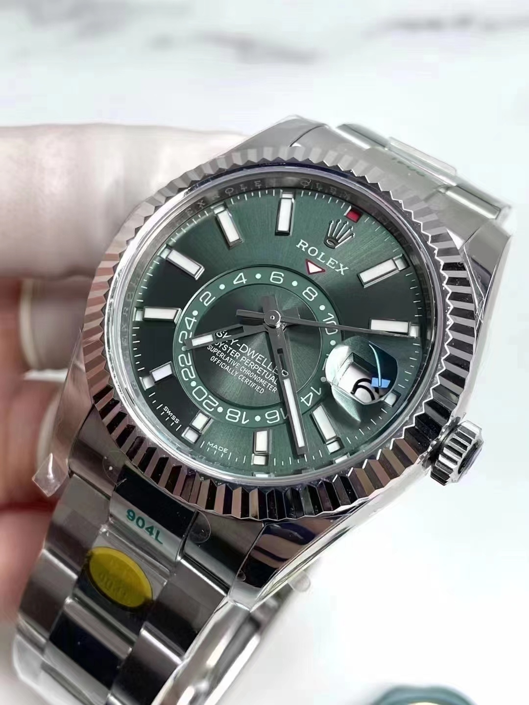 Rolex replica Sky-Dweller 336934 green dial - immagine 4