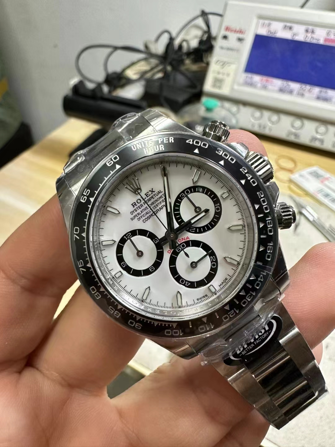 Rolex replica Daytona 126500LN panda white dial - immagine 2