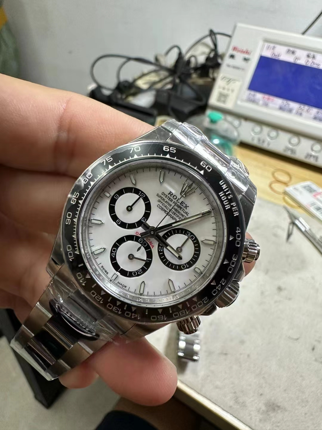 Rolex replica Daytona 126500LN panda white dial - immagine 3