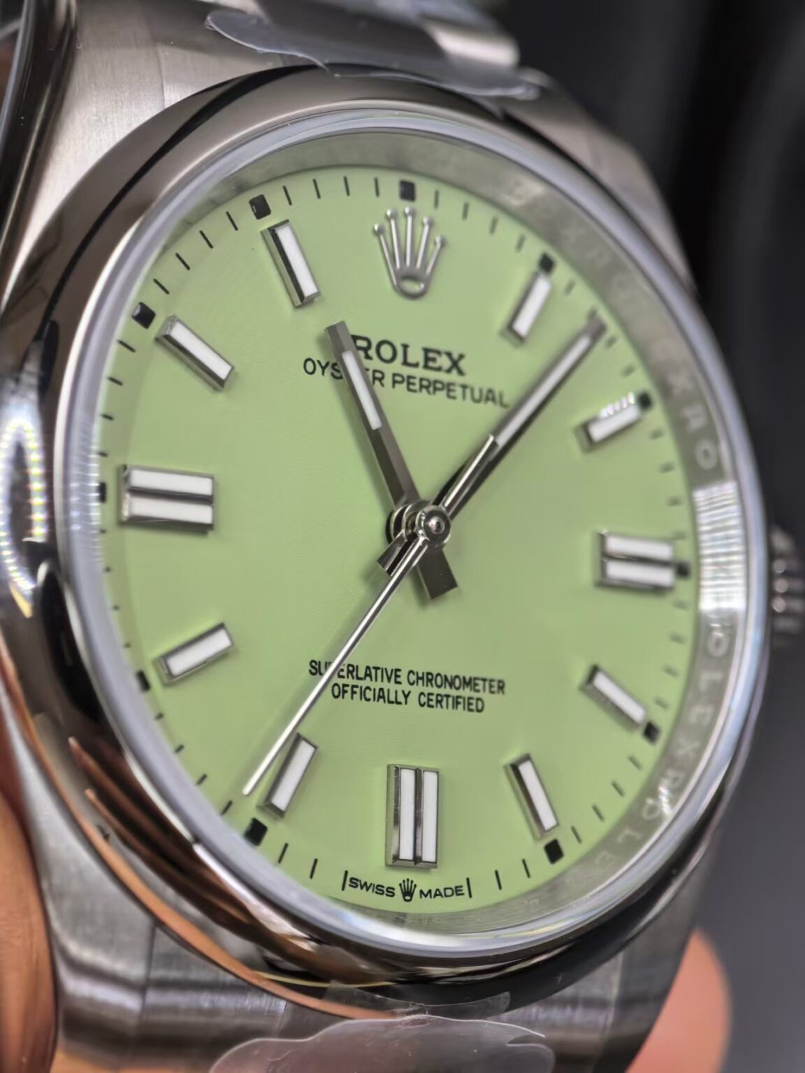 Rolex replica Oyster Perpetual 36 126000 pistachio dial - immagine 7