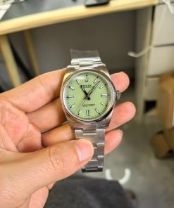 Rolex replica Oyster Perpetual 36 126000 pistachio dial