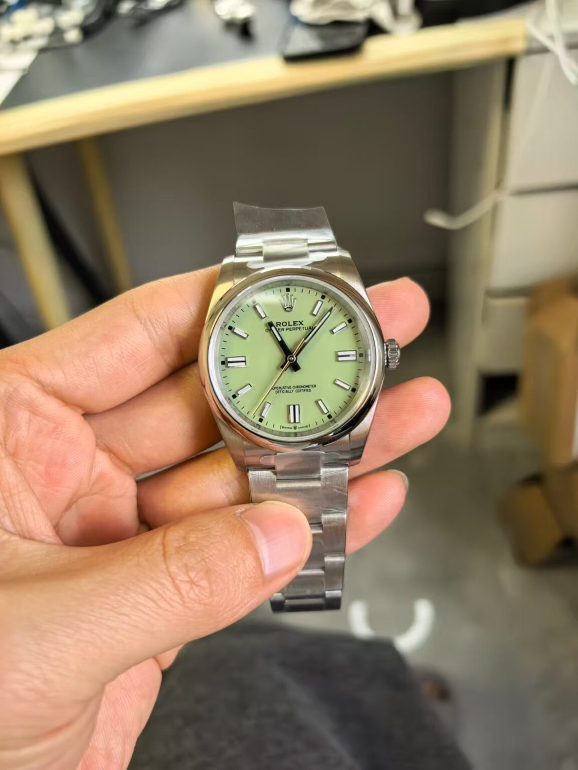 Rolex replica Oyster Perpetual 36 126000 pistachio dial